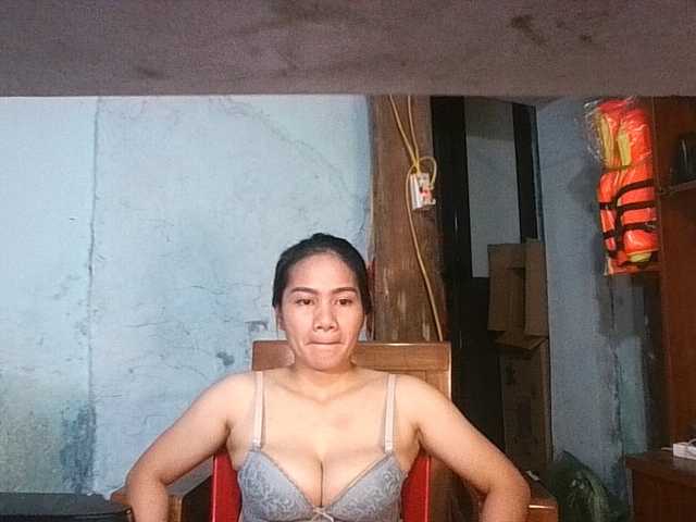 EllaShow93 live cam on BongaCams