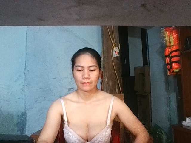 EllaShow93 live cam on BongaCams