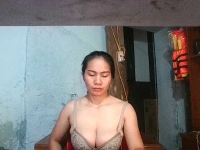 EllaShow93 live cam on BongaCams