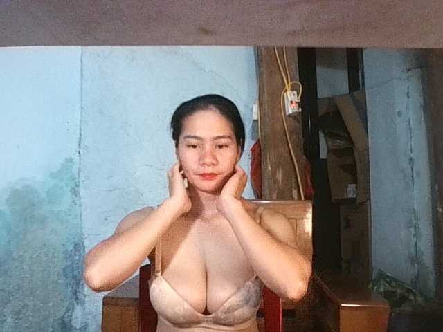 EllaShow93 live cam on BongaCams