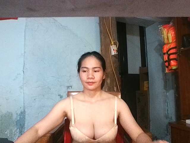 EllaShow93 live cam on BongaCams