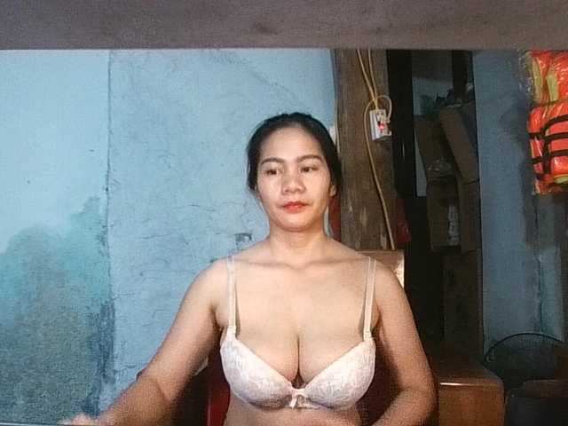 EllaShow93 live cam on BongaCams