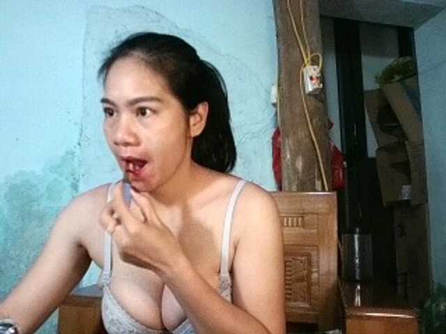 EllaShow93 live cam on BongaCams