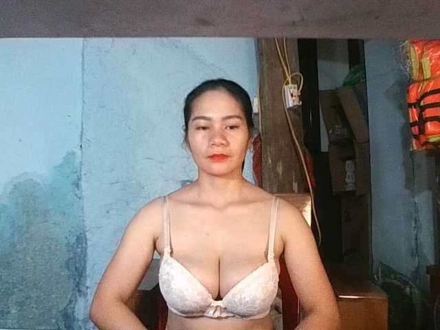 EllaShow93 live cam on BongaCams