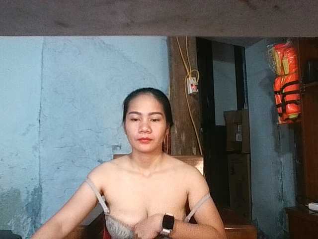 EllaShow93 live webcam show