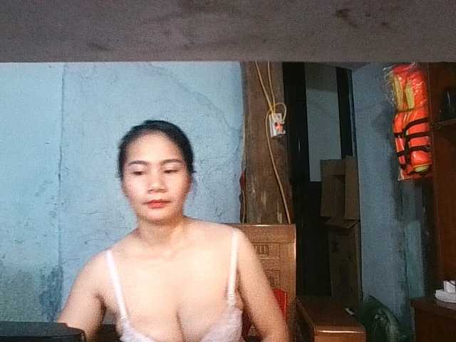 EllaShow93 live cam on BongaCams