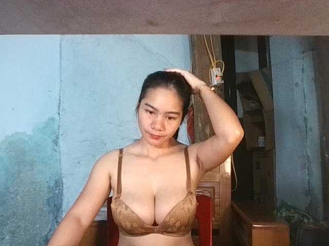 EllaShow93 live cam on BongaCams