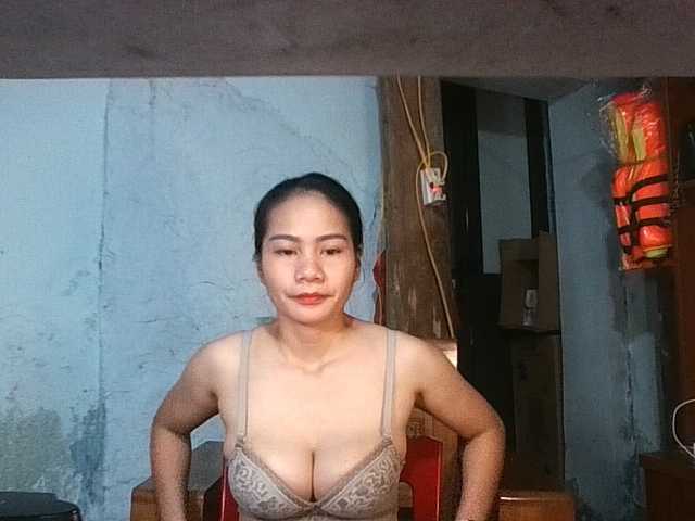 EllaShow93 live webcam show