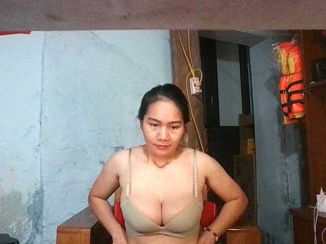 EllaShow93 live cam on BongaCams