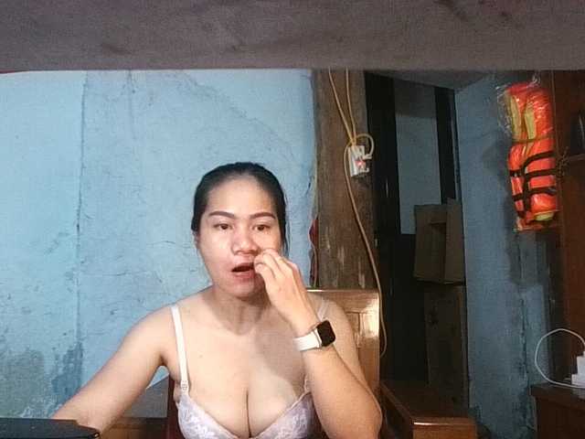 EllaShow93 live cam on BongaCams