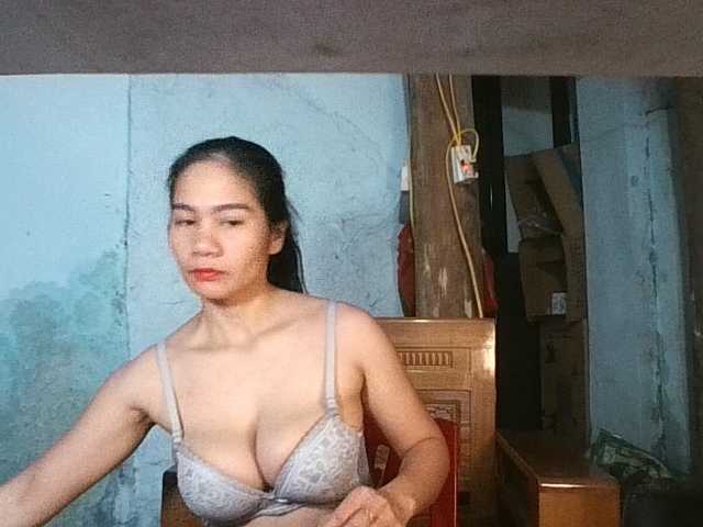 EllaShow93 live cam on BongaCams