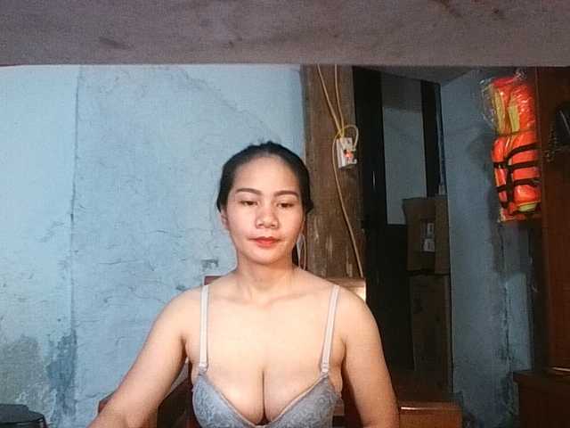 EllaShow93 live cam on BongaCams