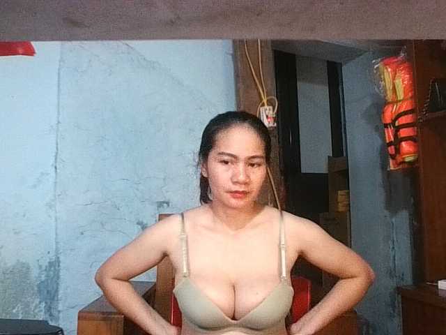 EllaShow93 live cam on BongaCams