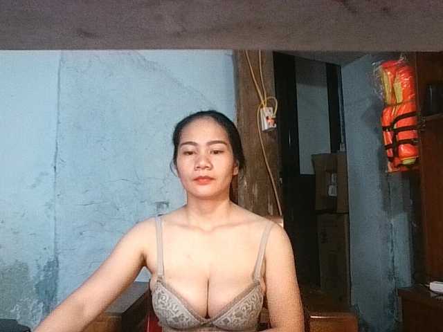 EllaShow93 live webcam show