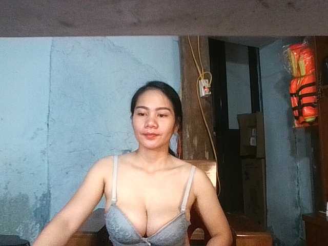 EllaShow93 live webcam show