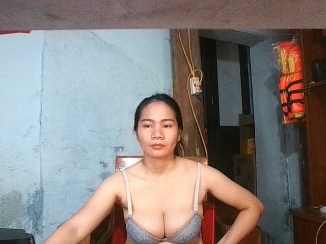 EllaShow93 live cam on BongaCams
