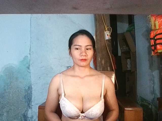 EllaShow93 live cam on BongaCams