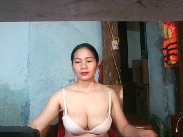 EllaShow93 live cam on BongaCams