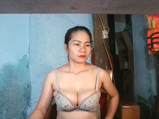 EllaShow93 live cam on BongaCams