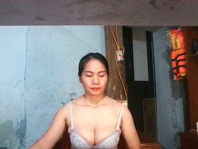 EllaShow93 live cam on BongaCams
