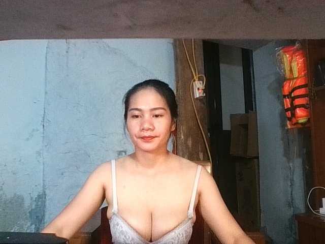 EllaShow93 live cam on BongaCams
