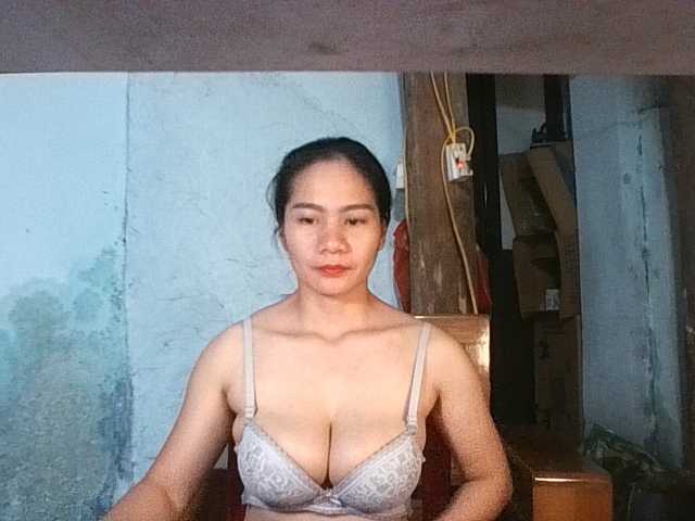 EllaShow93 live cam on BongaCams