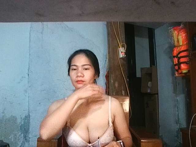 EllaShow93 live webcam show