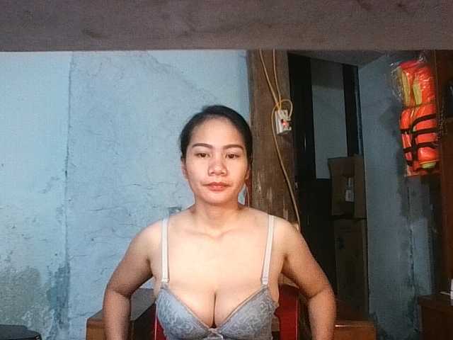 EllaShow93 live cam on BongaCams