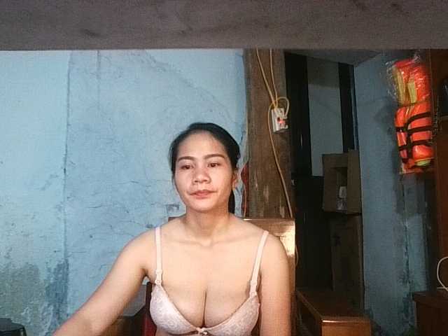 EllaShow93 live webcam show