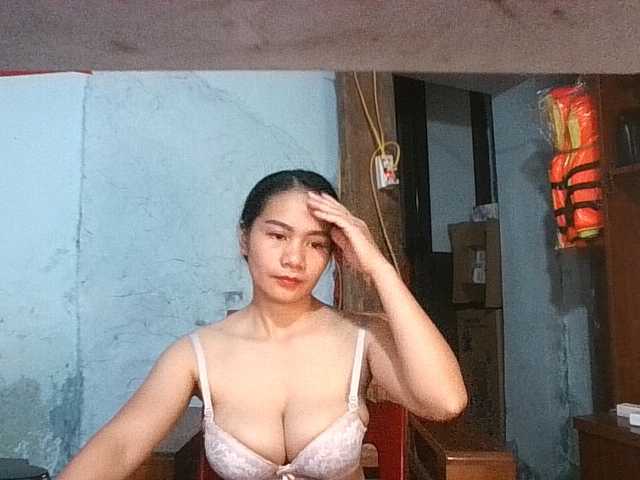 EllaShow93 live cam on BongaCams