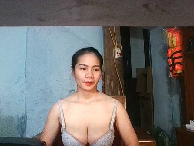 EllaShow93 live cam on BongaCams