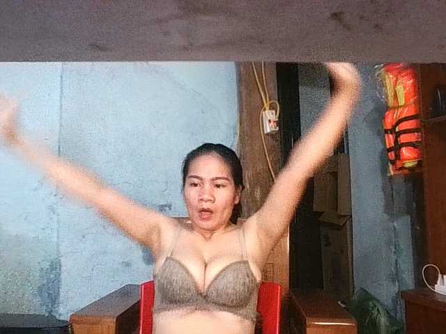 EllaShow93 live cam on BongaCams