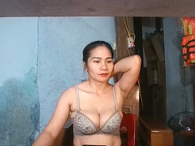EllaShow93 — live female cam
