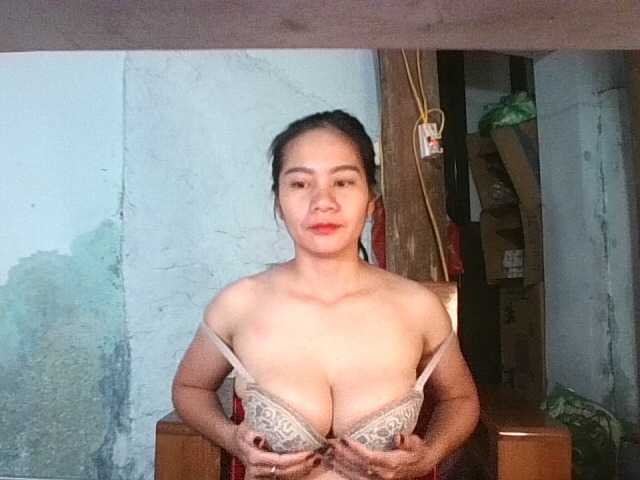 EllaShow93 live cam on BongaCams