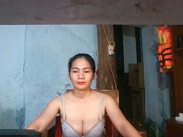 EllaShow93 live cam on BongaCams