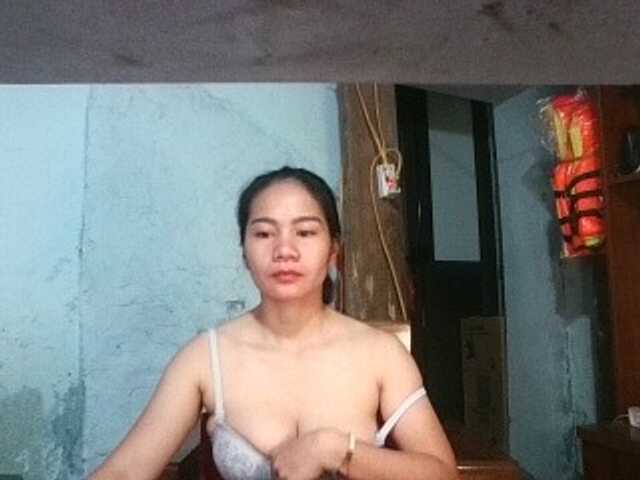 EllaShow93 live cam on BongaCams