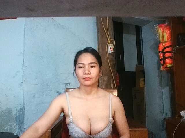 EllaShow93 live cam on BongaCams