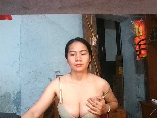 EllaShow93 live cam on BongaCams
