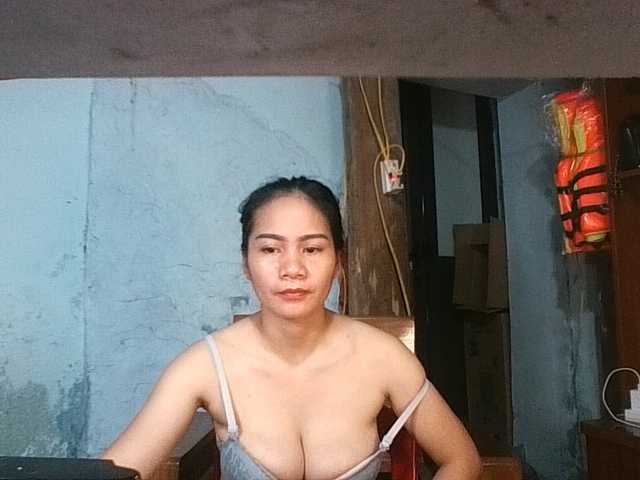EllaShow93 live cam on BongaCams