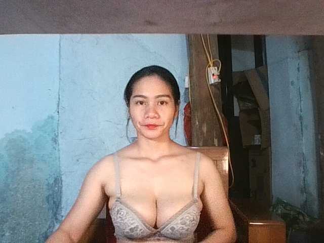 EllaShow93 live cam on BongaCams