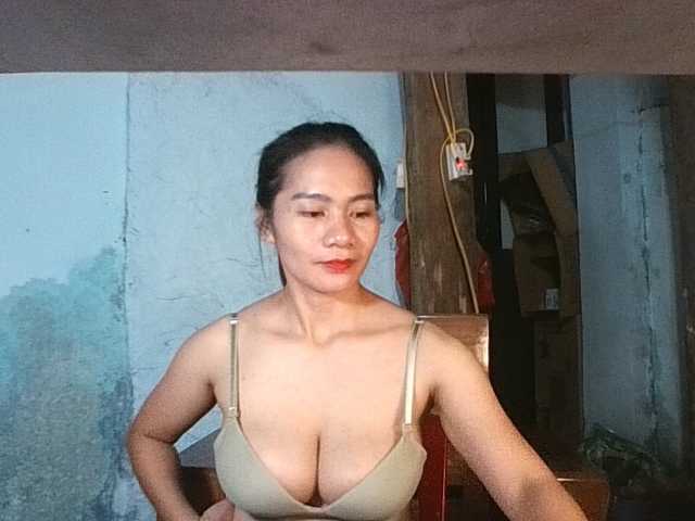 EllaShow93 live cam on BongaCams