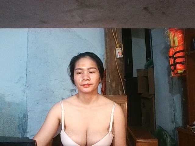 EllaShow93 live cam on BongaCams