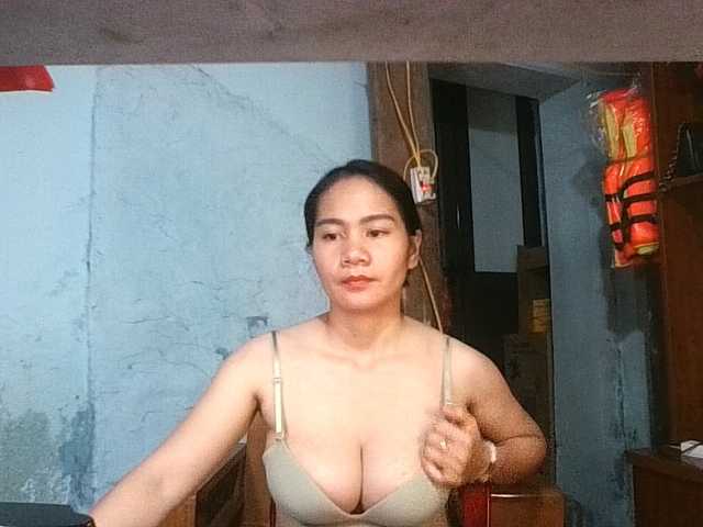 EllaShow93 live cam on BongaCams