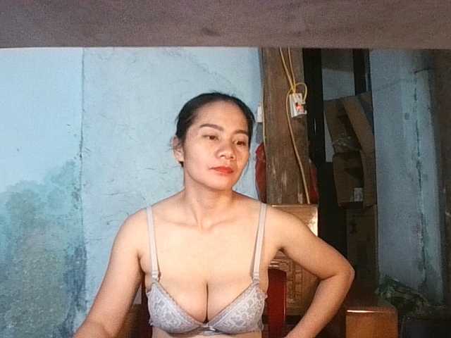 EllaShow93 live cam on BongaCams