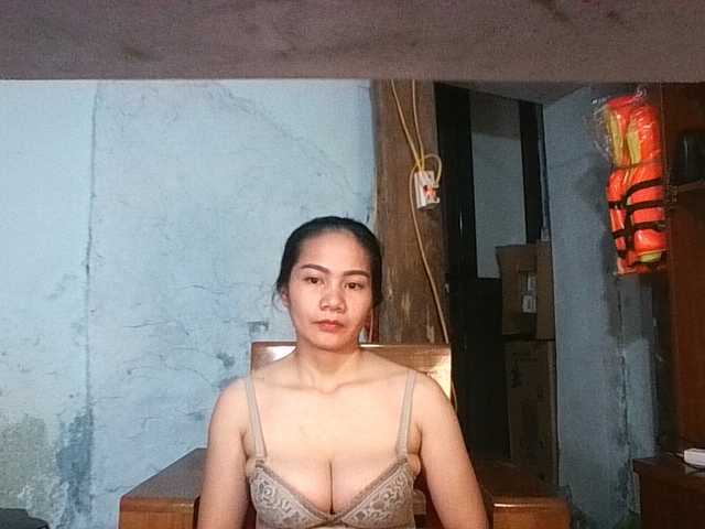 EllaShow93 live cam on BongaCams