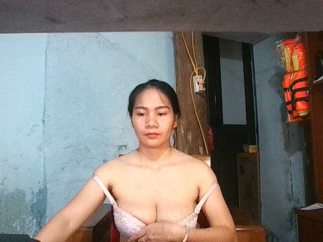EllaShow93 live cam on BongaCams