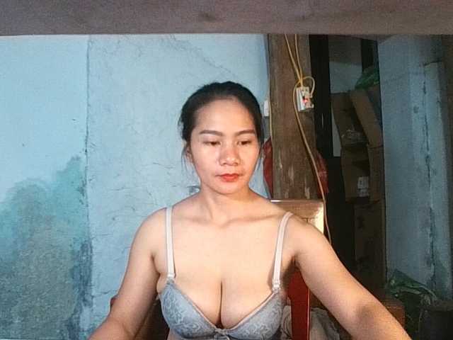 EllaShow93 live cam on BongaCams