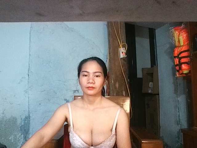 EllaShow93 live webcam show