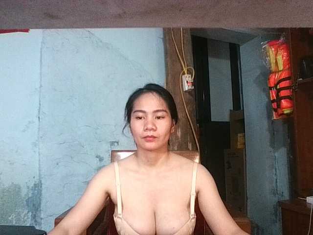EllaShow93 live cam on BongaCams