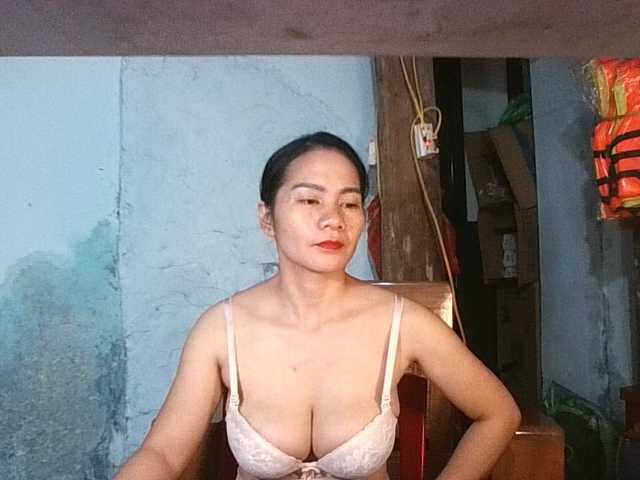 EllaShow93 live cam on BongaCams
